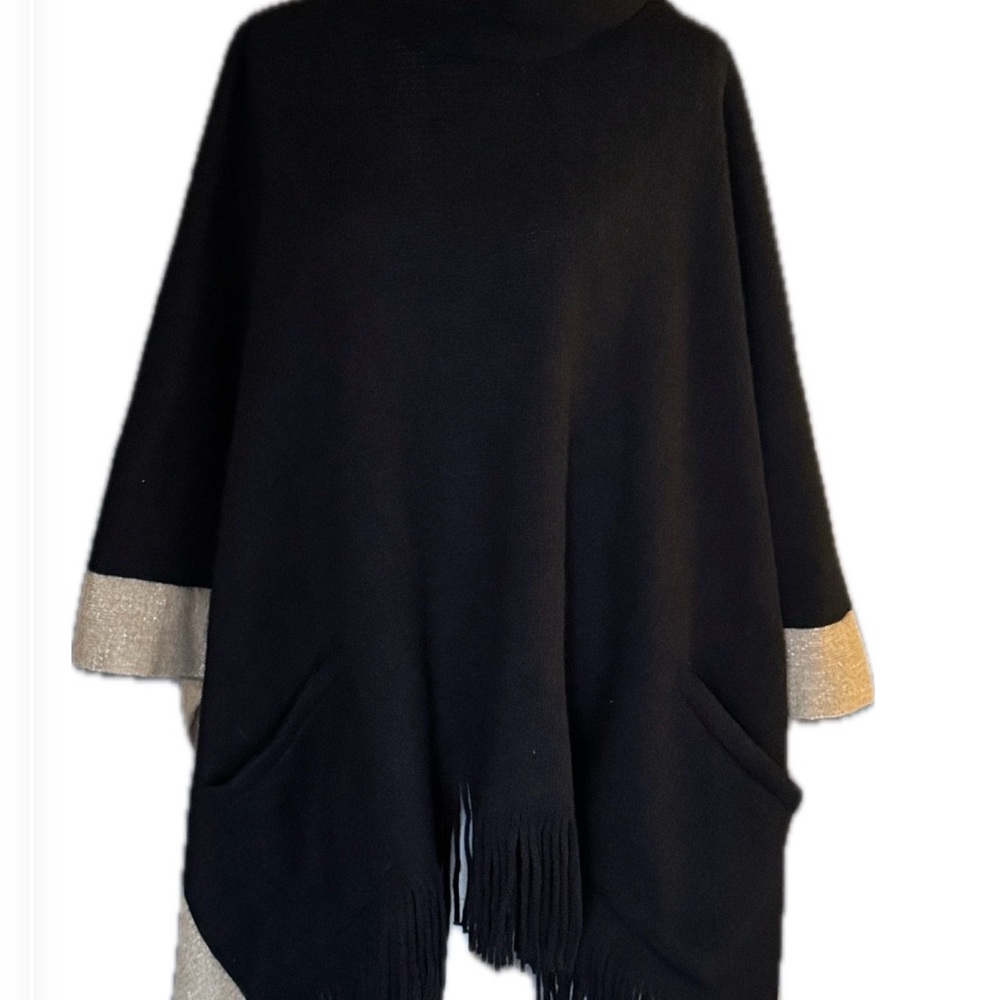 Summer & Rose Black and Cream Poncho